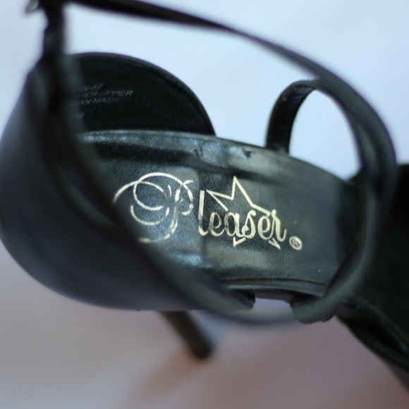 Pleaser - Picture 7 of 8